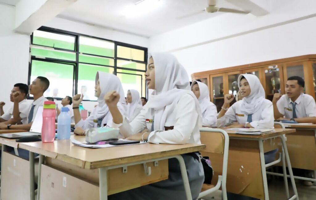 dasar hukum implementasi sekolah swasta gratis