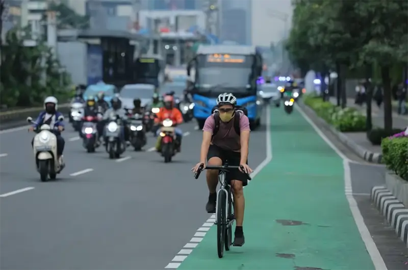 bersepeda ke kantor jakarta